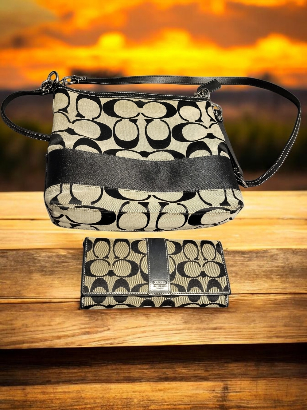 Coach EUC! Y2K Signature Stripe Convertible Crossbody Bag & Matching Wallet Set